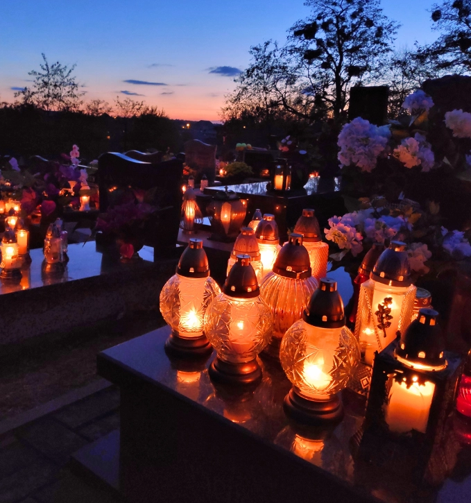 Sprzątanie i mycie grobów Krosno